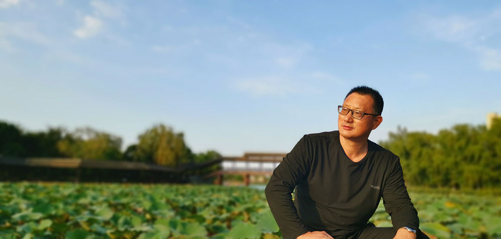 王健个人形象照.jpg
